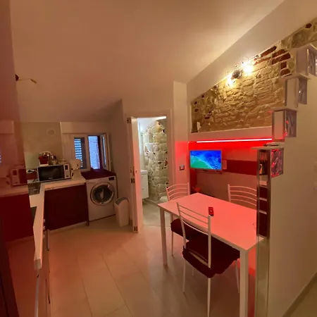 La Casa Degli Specchi *